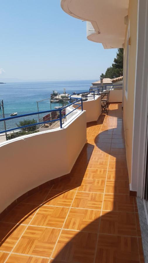 Beachfront Apartment Himare Ngoại thất bức ảnh