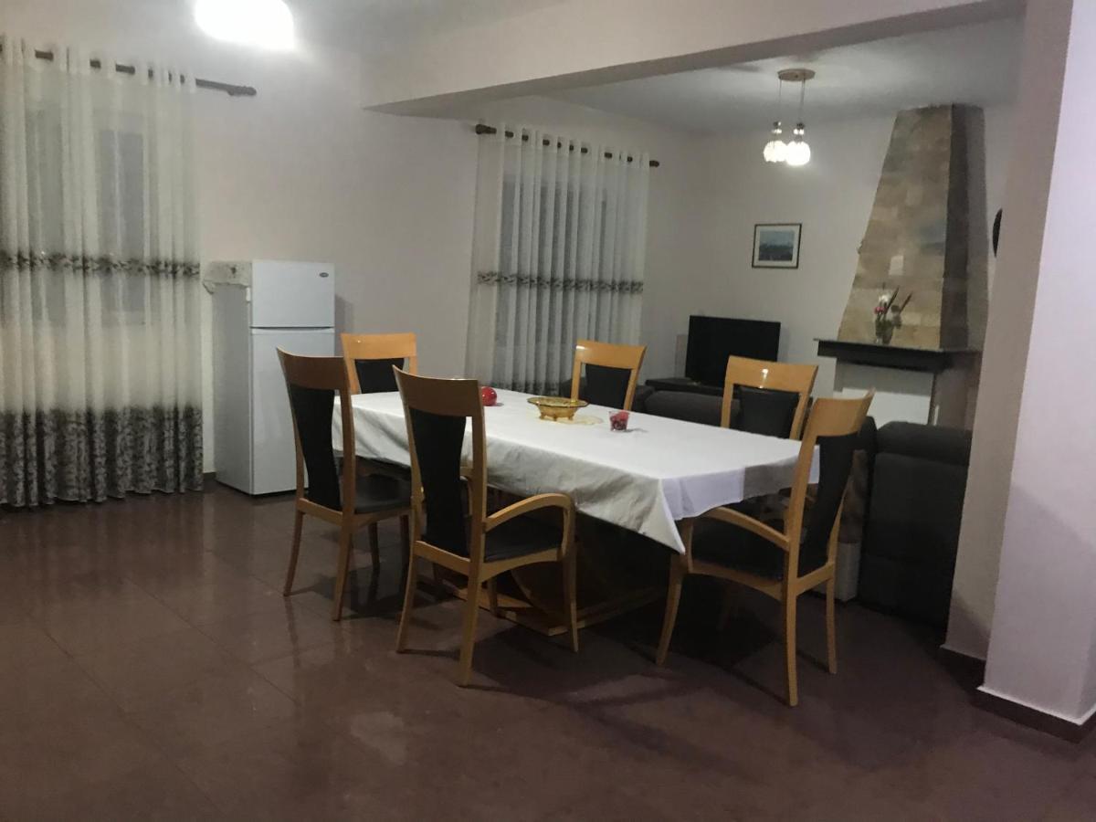 Beachfront Apartment Himare Ngoại thất bức ảnh