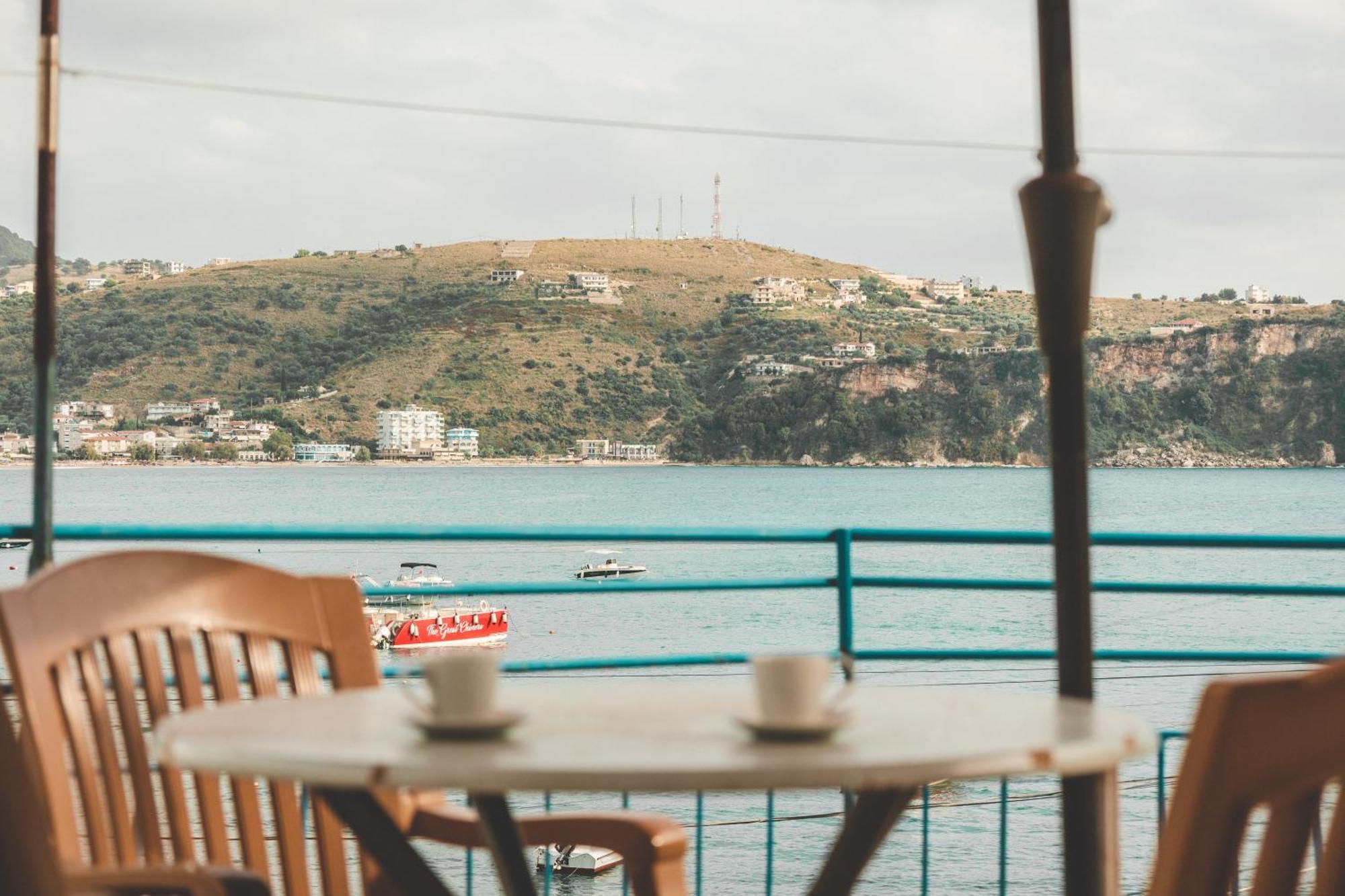 Beachfront Apartment Himare Ngoại thất bức ảnh