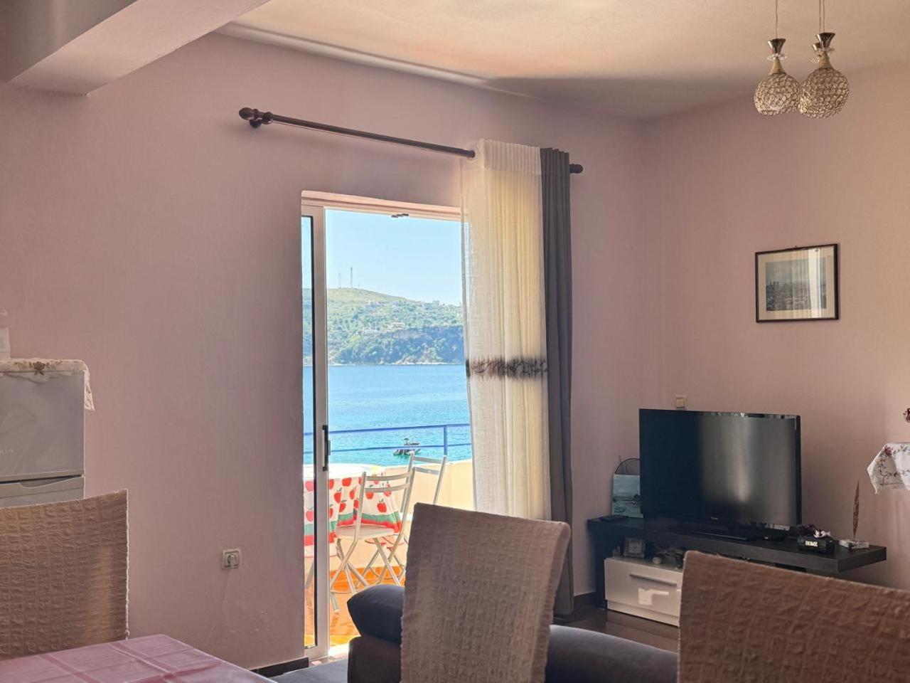 Beachfront Apartment Himare Ngoại thất bức ảnh