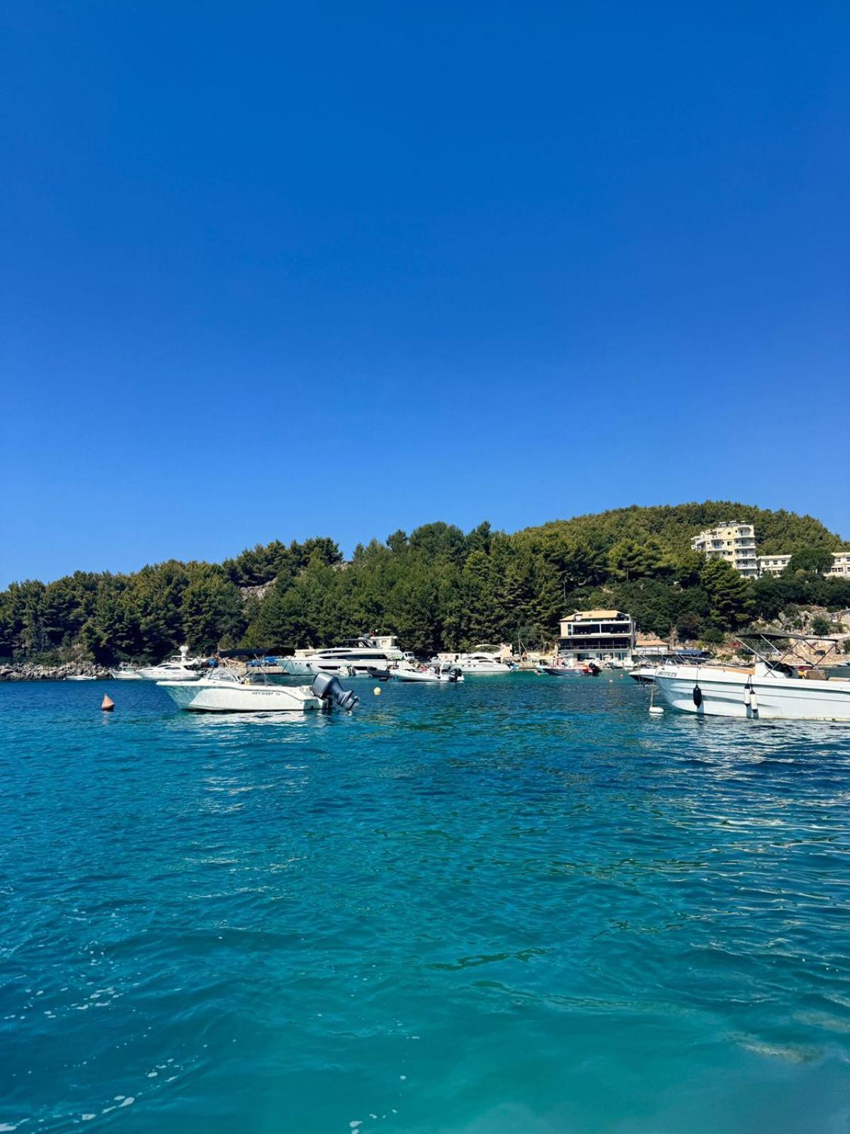 Beachfront Apartment Himare Ngoại thất bức ảnh